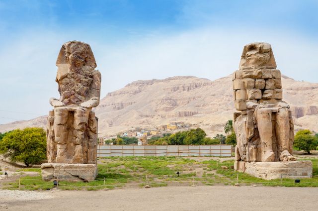 تماثيل ممنون